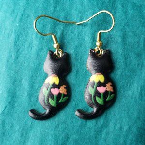 - 2/10$ NWOT cat back black with flowers earrings